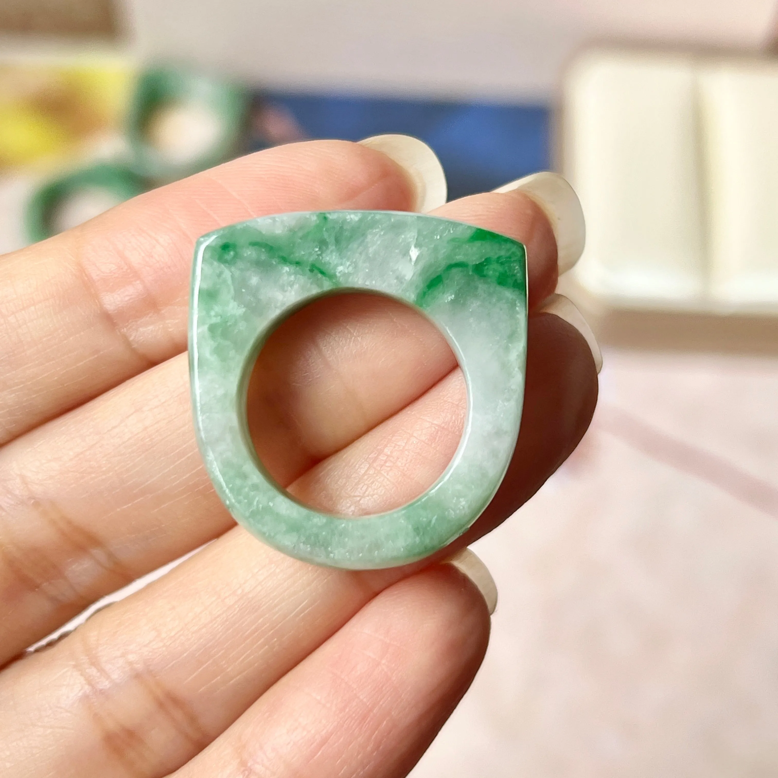 17mm A-Grade Natural Floral Imperial Jadeite Saddle Loaf Ring Band No.162340