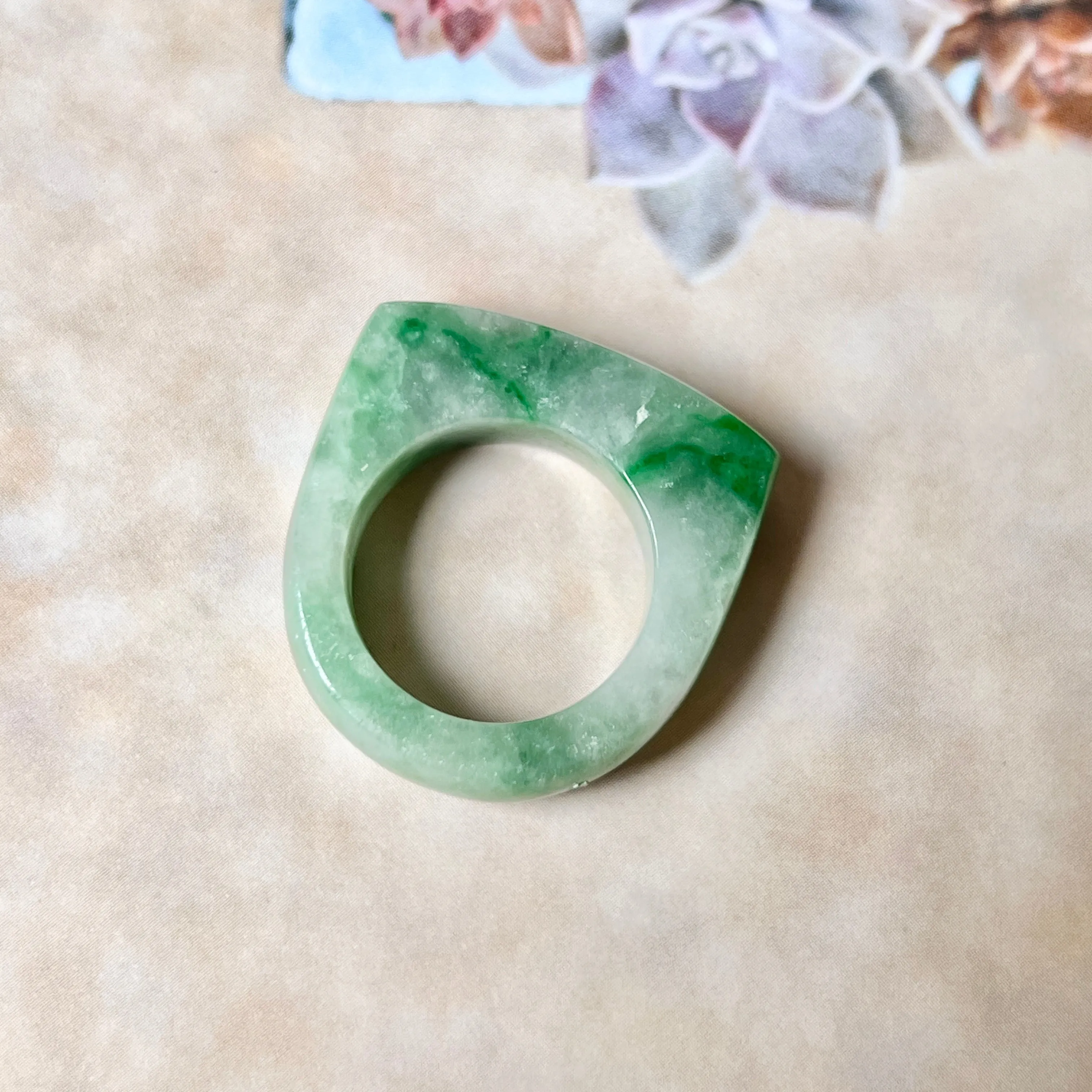 17mm A-Grade Natural Floral Imperial Jadeite Saddle Loaf Ring Band No.162340