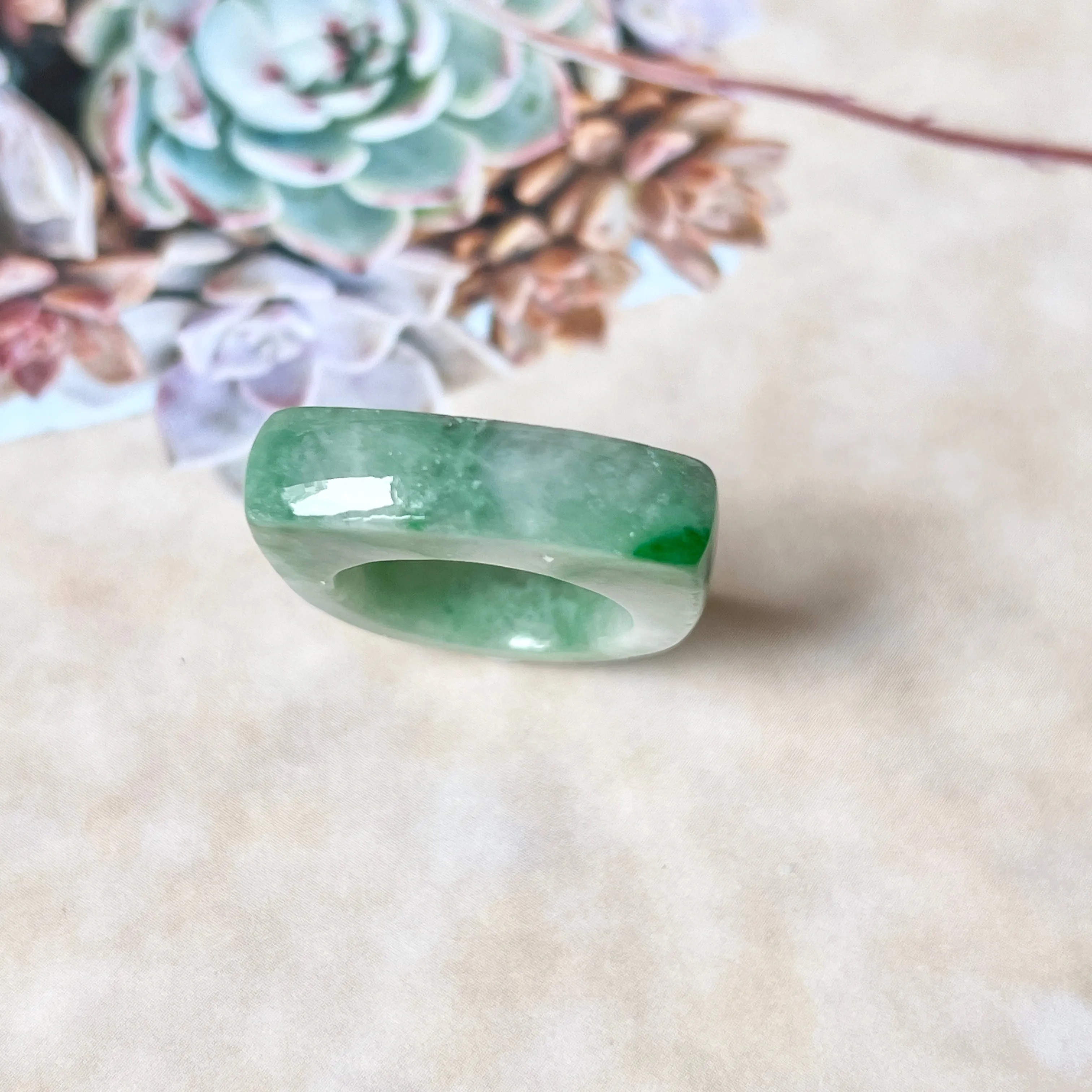 17mm A-Grade Natural Floral Imperial Jadeite Saddle Loaf Ring Band No.162340