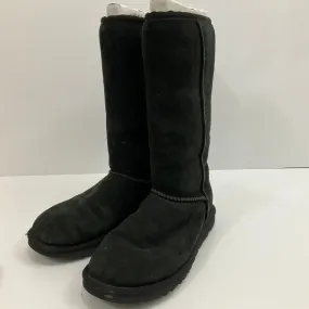 Boots Snow By Ugg  Size: 6